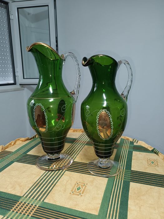 2 jarros e 8 copos antigos