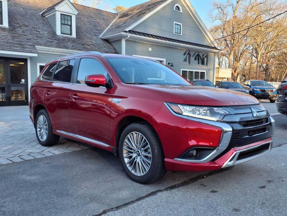 Mitsubishi Outlander PHEV SEL      2022