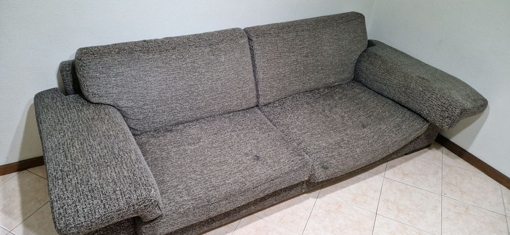 Sofá 3 lugares cinzento