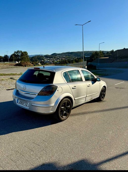 Carro a venda avariado