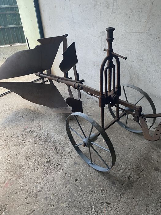 Charrua antiga grande