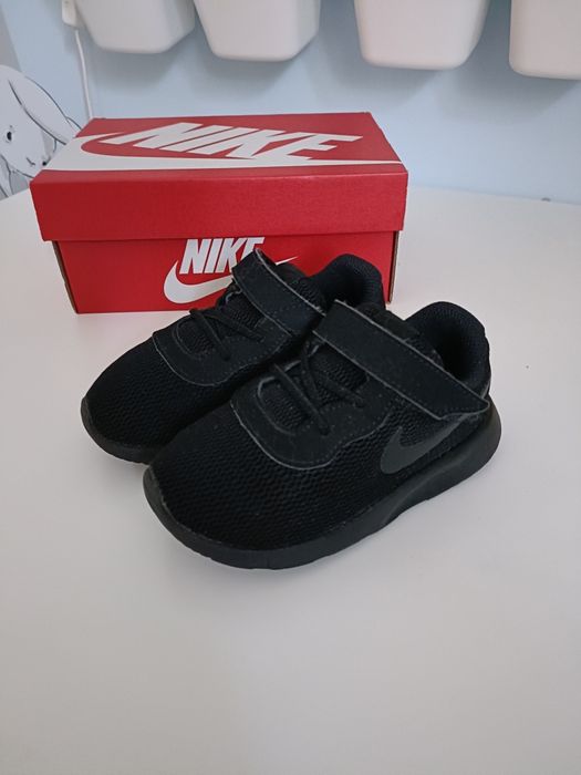 Buciki Nike Tanjun czarne rozmiar 25