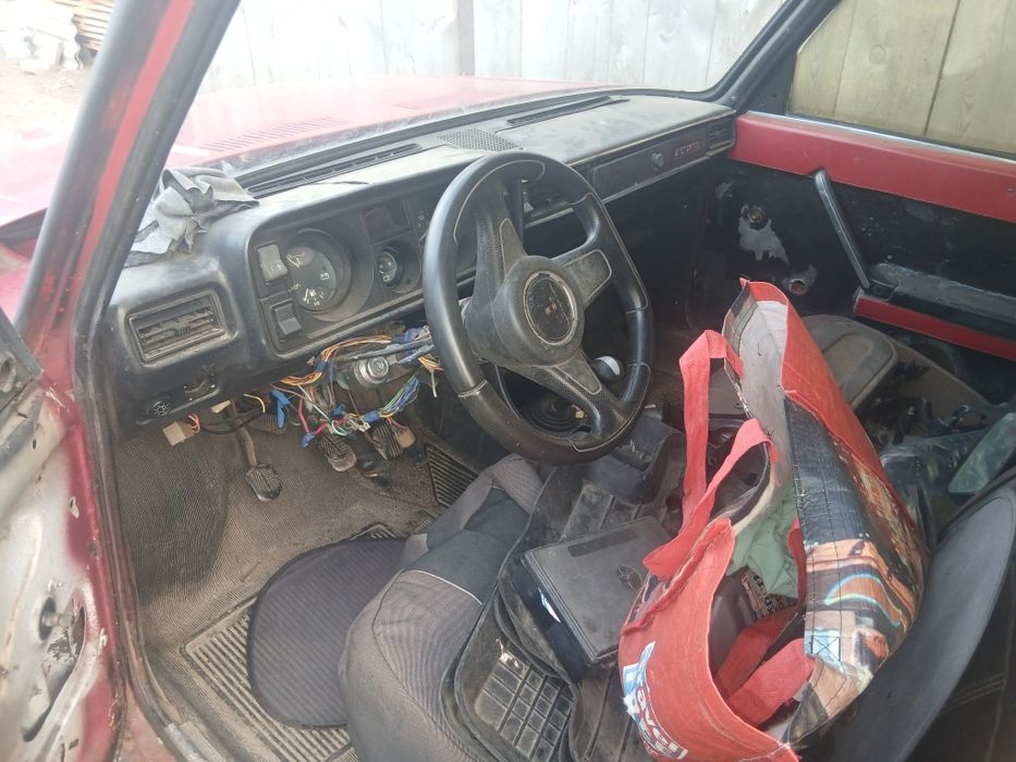 Продам запчасті на ваз 2105