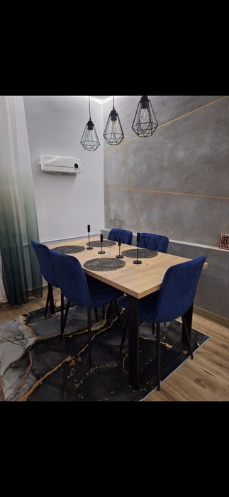 Krzesła do jadalni granat