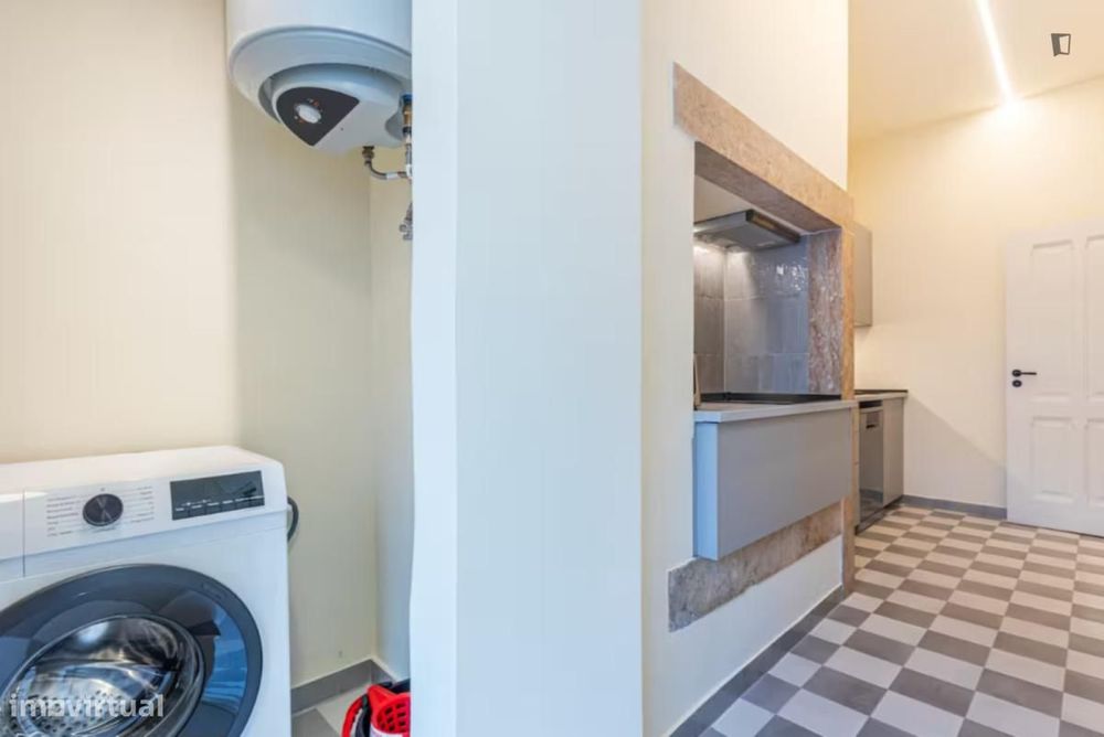 Apartamento com 4 quartos - localizado em Anjos Lisbon