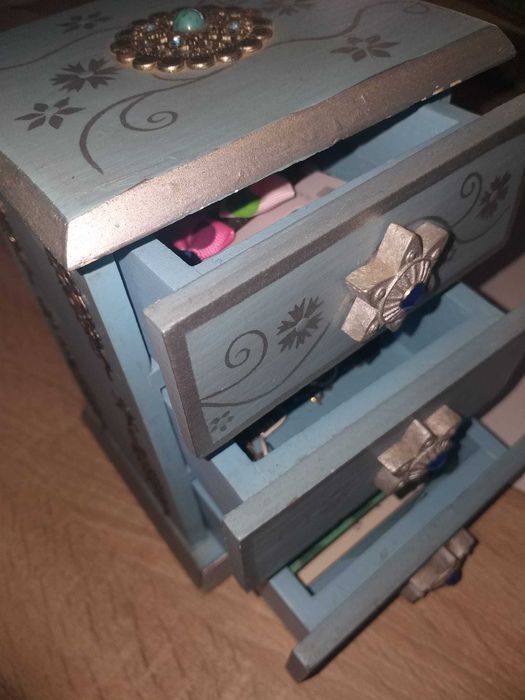 Pequeno guarda joias - móvel, com 3 gavetas [antigo] // TROCA