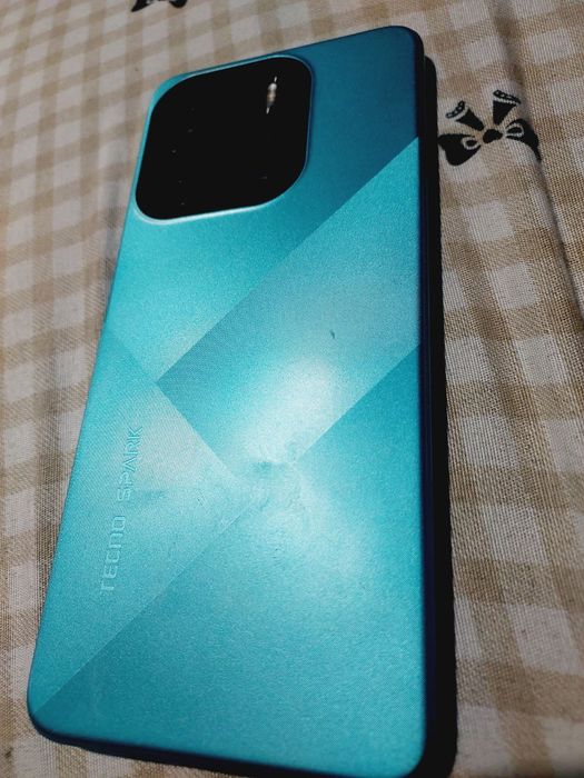 Продам телефон TECNO Spark 10С