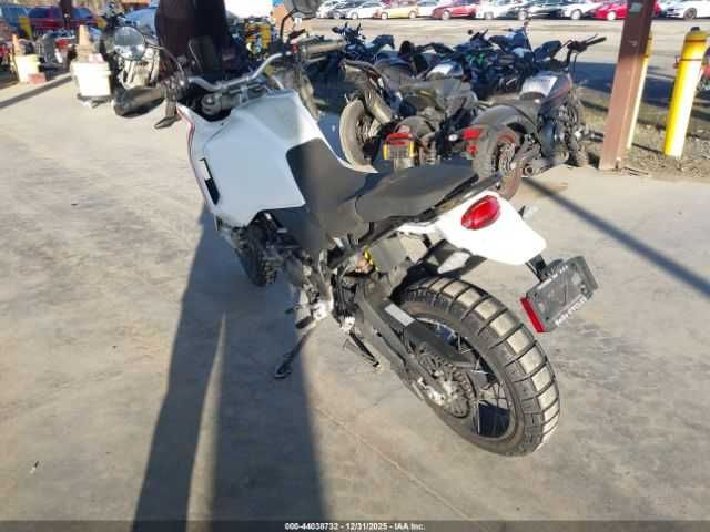 Ducati Desert X 2025