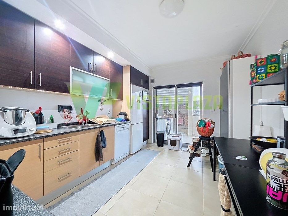Apartamento T3 perto da praia com garagem em Portimão
