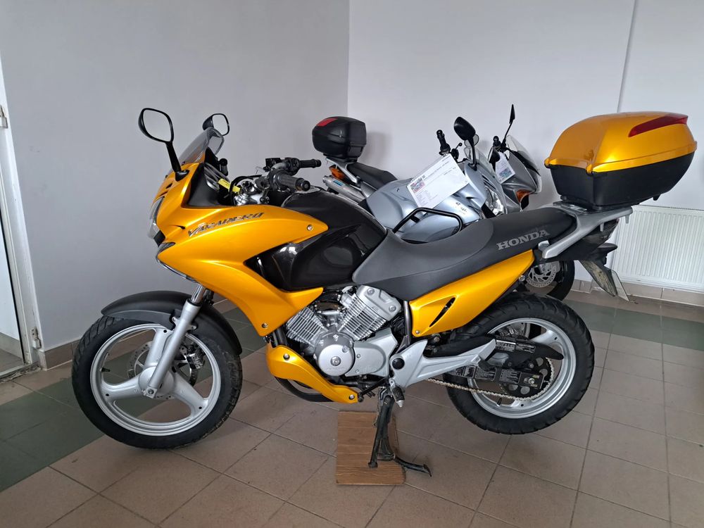 alt