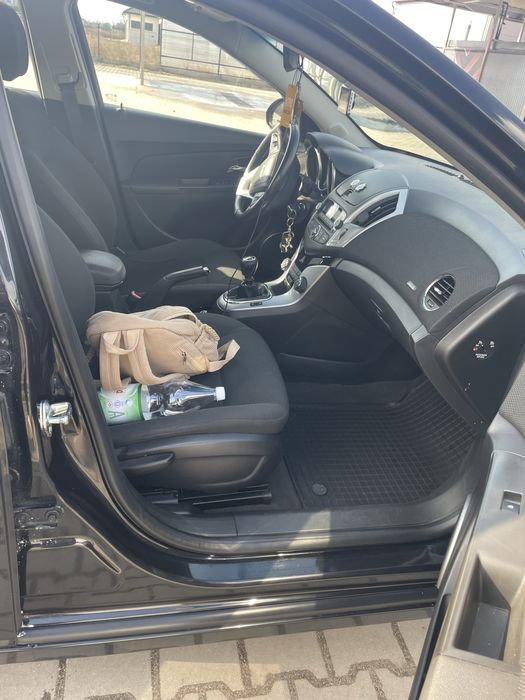 chevrolet cruze kombi