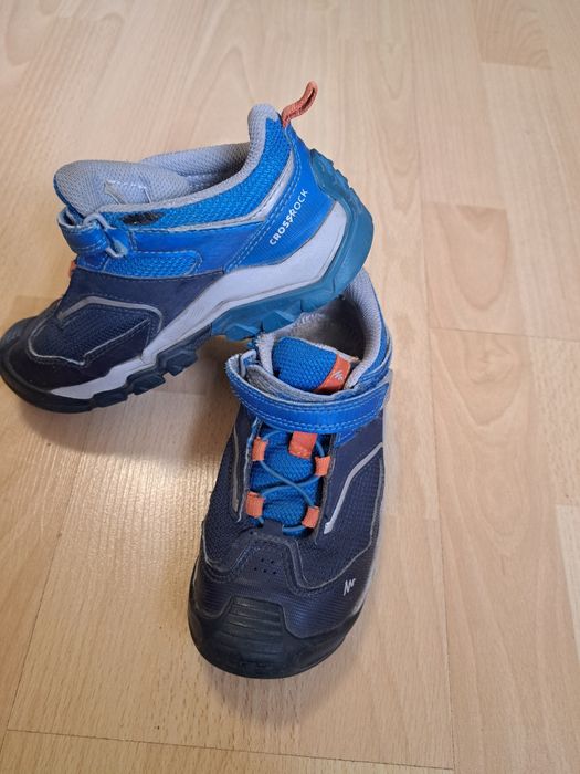 Взуття кросівки Quechua 28-29 розмір