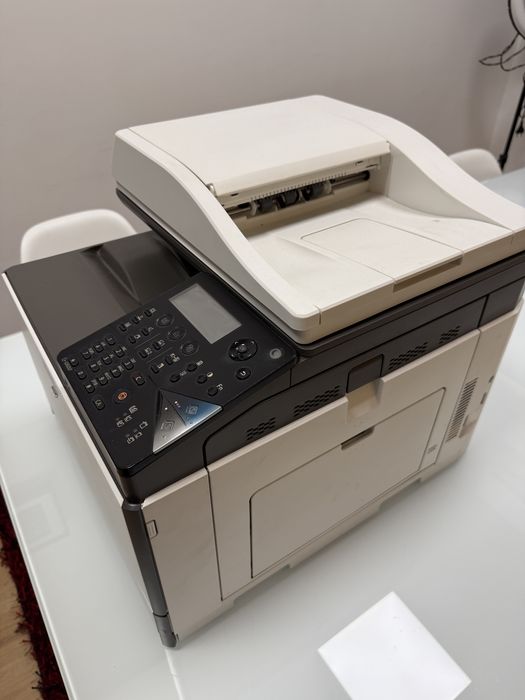 Impressora A4 Laser multifunções