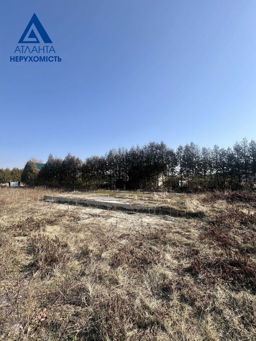 Пропонуємо до продажу 2 суміжні земельні ділянки  в селі Озерце.