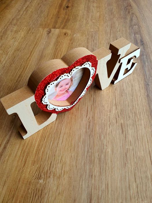 Napis Love ramka na zdjęcie dekoracja do domu