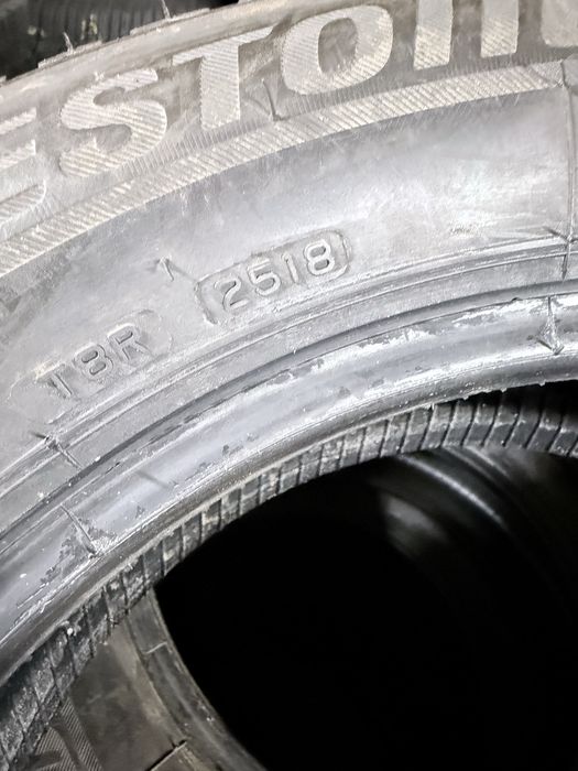 Шини зимові 205/60/16Bridjestone blizak 001