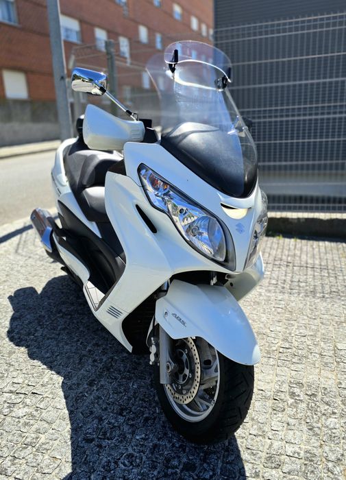 Suzuki Burgman 400i com ABS