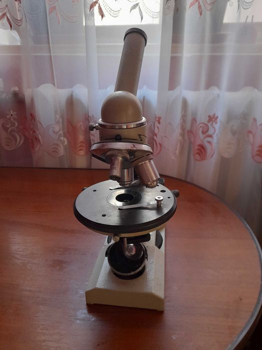 Продам мікроском Біолам Ломо