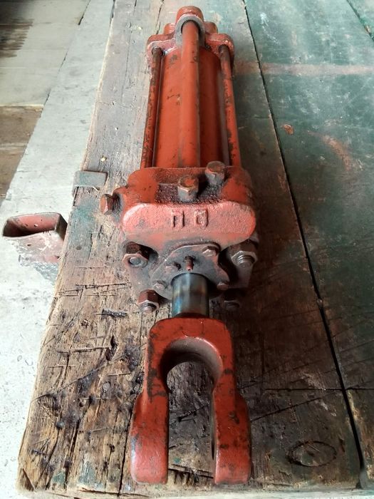 СРСР Гідроциліндр Продам