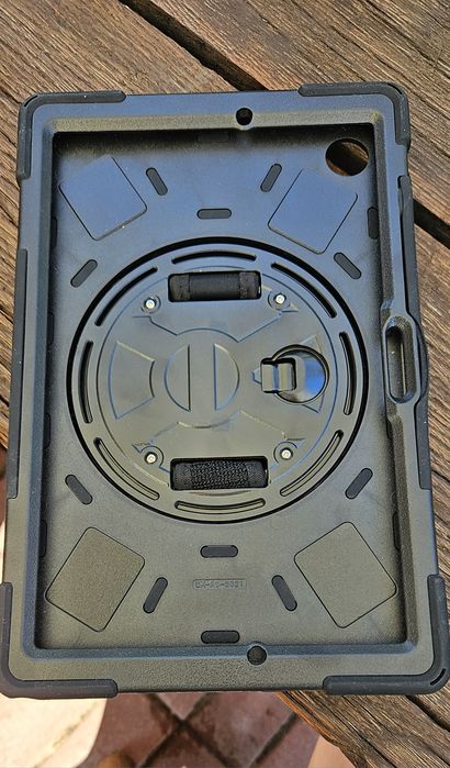 Etui na Samsung Galaxy Tab A8 10,5" z obrotowym uchwytem paskiem na ra