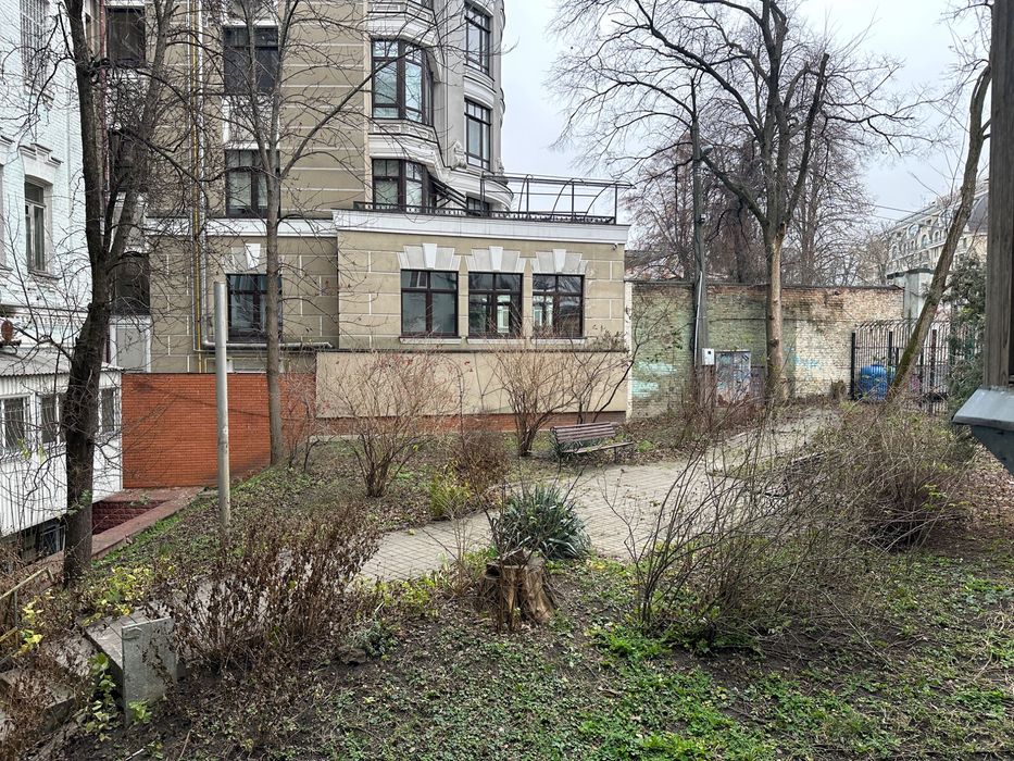 ЗАВЖИ Є СВІТЛО! Центр міста. Оренда 1-к. квартири 34 м2 - Десятинна 13