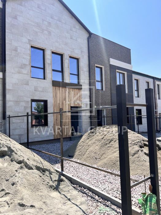 Продам  таунхаус в Святопетрівське.94м2.Без комісії