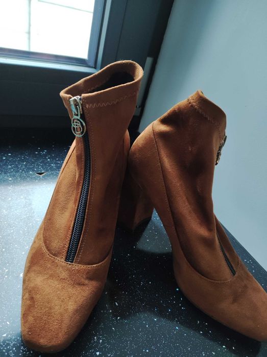 Buty Baldowski, botki zamszowe  karmelowe