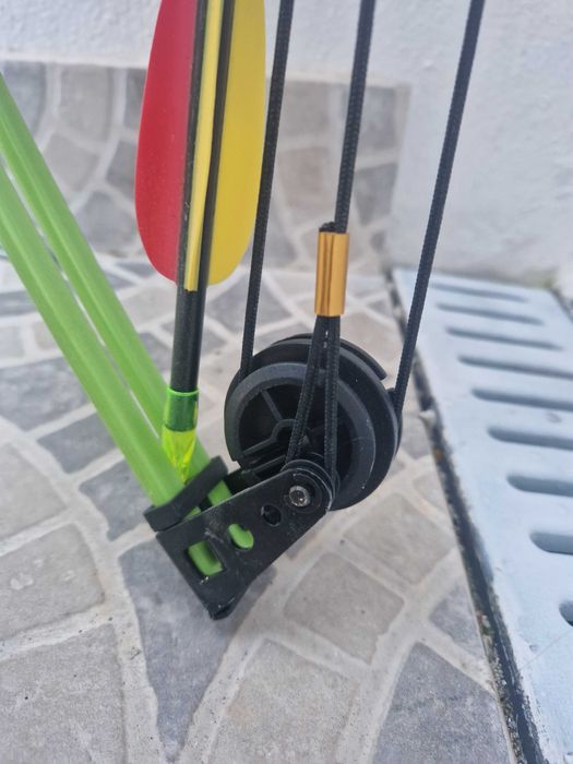Arco e flecha novo sem uso está  impecável para praticar sua pontaria