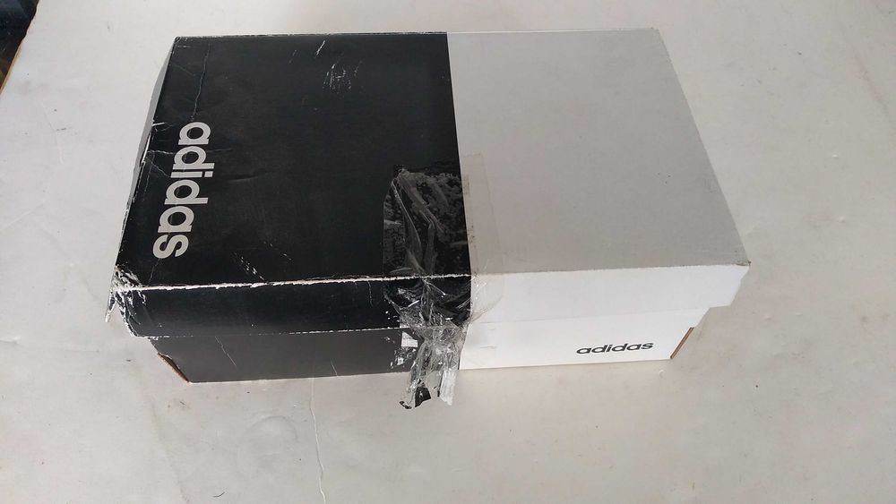 Sapatilhas de basquetebol de cano alto Adidas, como NOVAS!