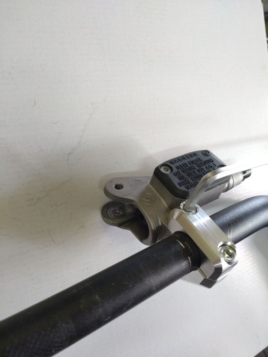 Zestaw naprawczy ułamanego mocowania pompy brembo bracktec ktm