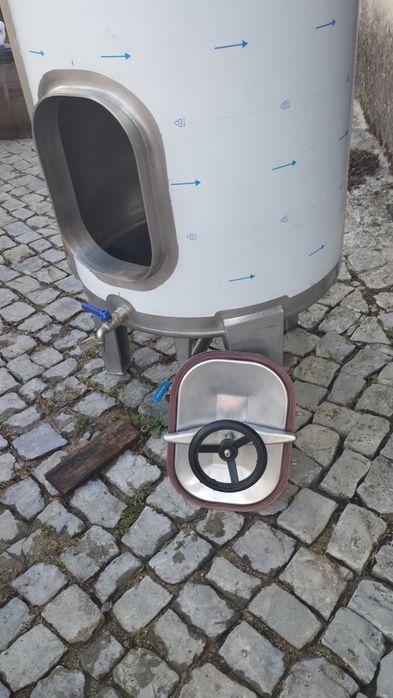 Cuba em inox de 300 L