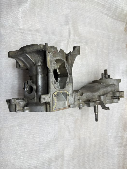 Картера Honda Dio AF 18,24,25,27,28,30,31 AF18E, з редуктором, двигатель, блок