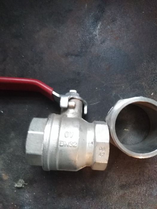 Продам стальний тройнік, кран