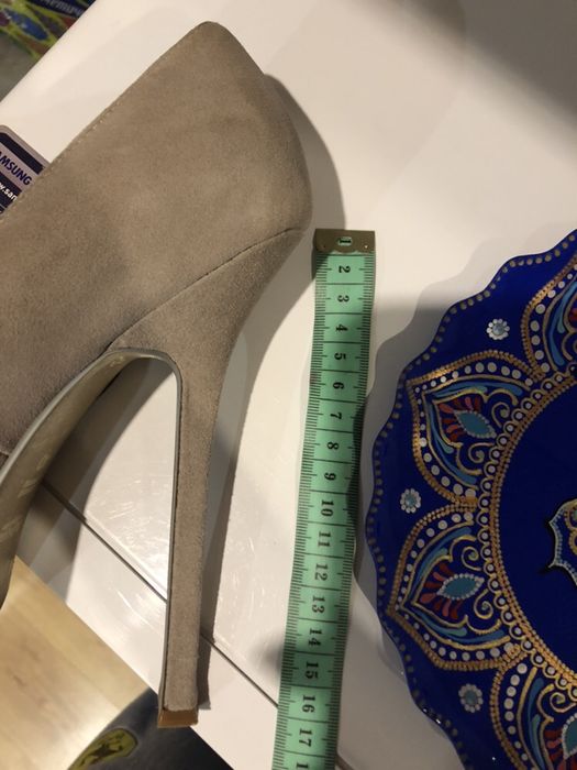 Замшевые туфли новые