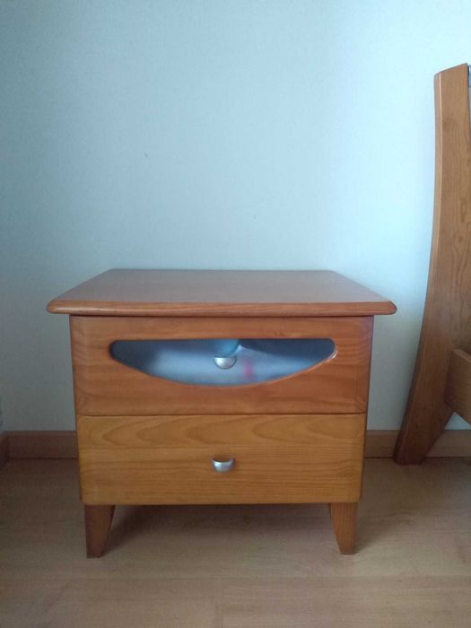 Cama casal + mesas cabeceira em cerejeira