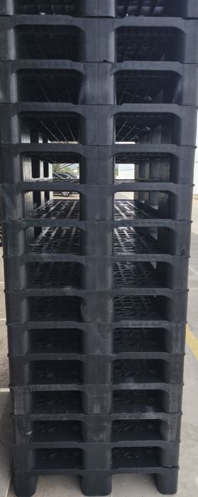 Paletes de plástico grandes