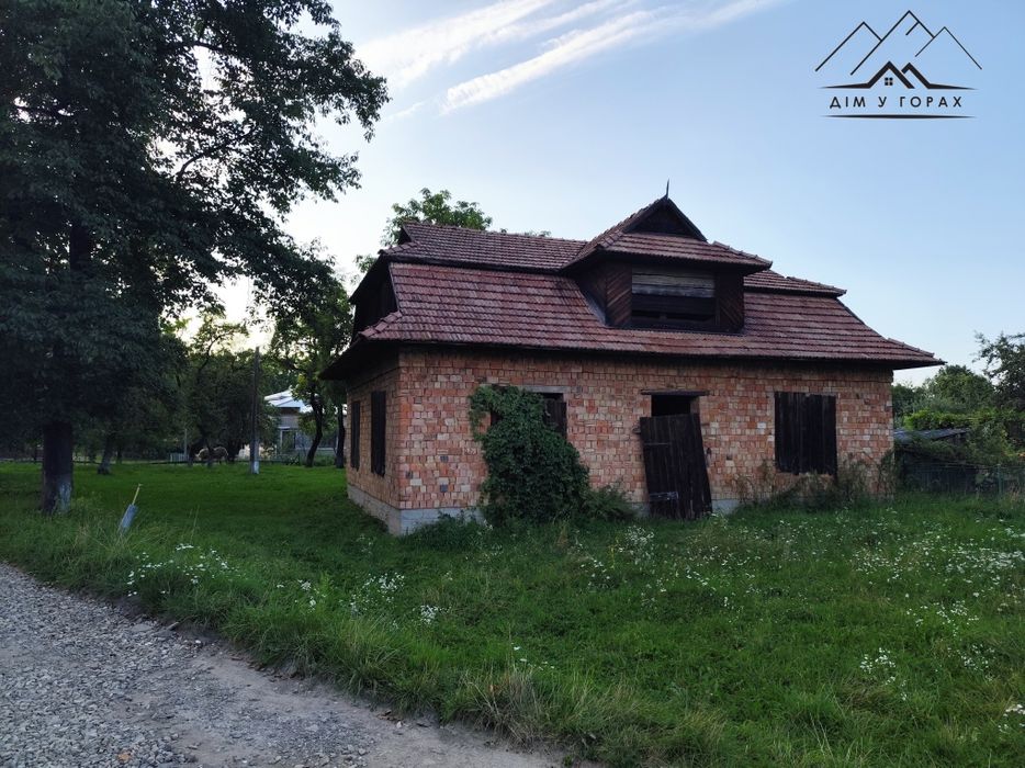 Продаж будинку та земельної ділянки 11,4 сот в Карпатах с. Пістинь