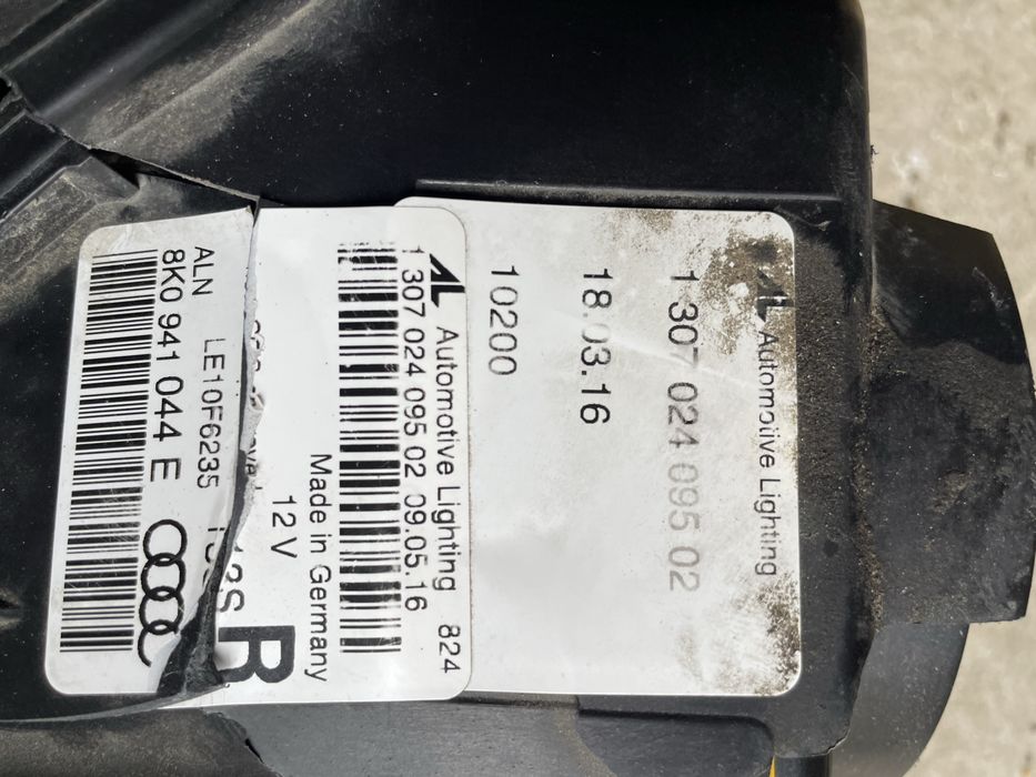 Фара права AUDI A-4