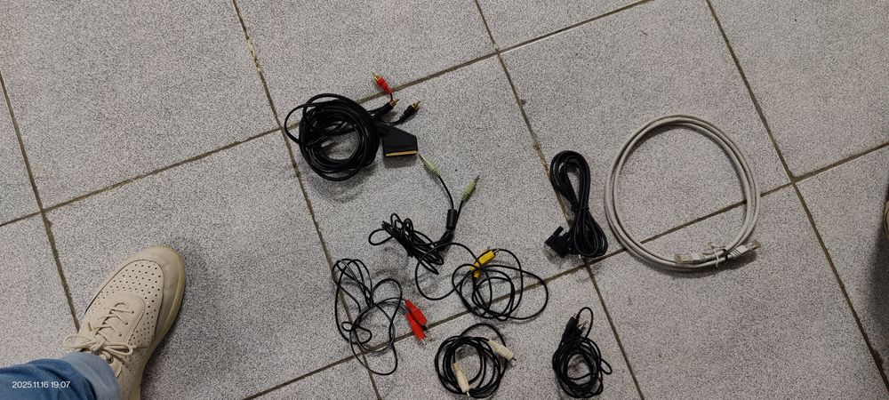 Cabos, fichas triplas outras peças