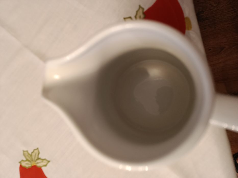Dzbanek do napojów, porcelana.
