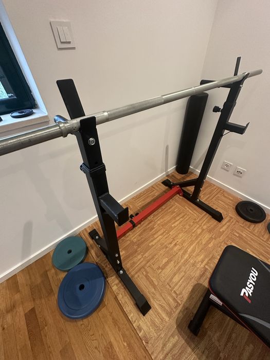 Rack musculação ajustável em excelente estado