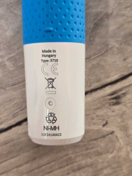 Szczoteczka elektryczna Oral-B Vitality 100 Cross Acrion niebieska