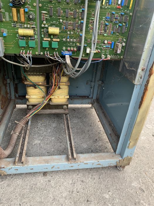 Інвертор 12-220 в