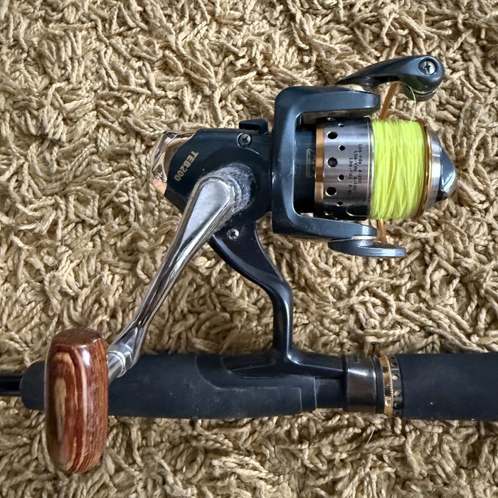 Рибальський спінінг з котушкою Favorite Laguna