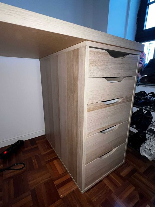 Secretaria LAGKAPTEN / Alex Ikea