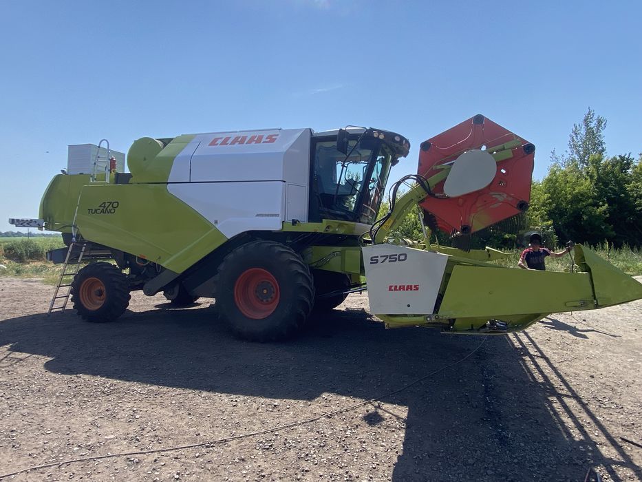 Комбайн Claas Tucano 470