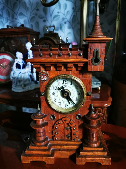 Настольные часы Замок