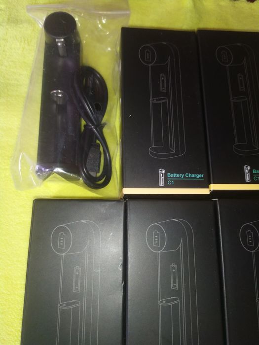 Блок живлення від Lii 600. Та зарядка  С1.