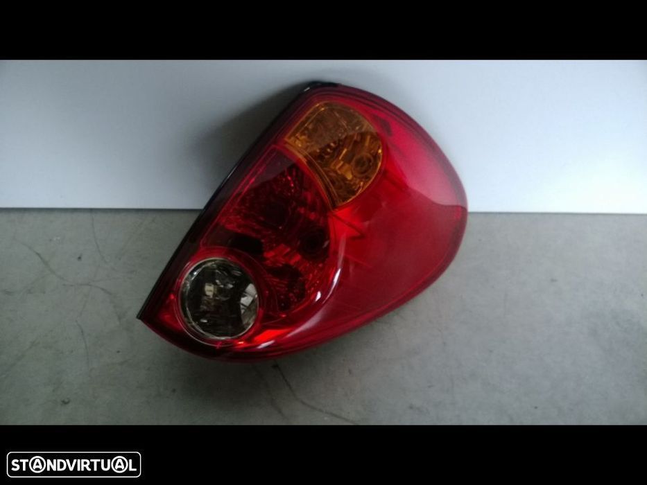 Farolim Mitsubishi L200 2010