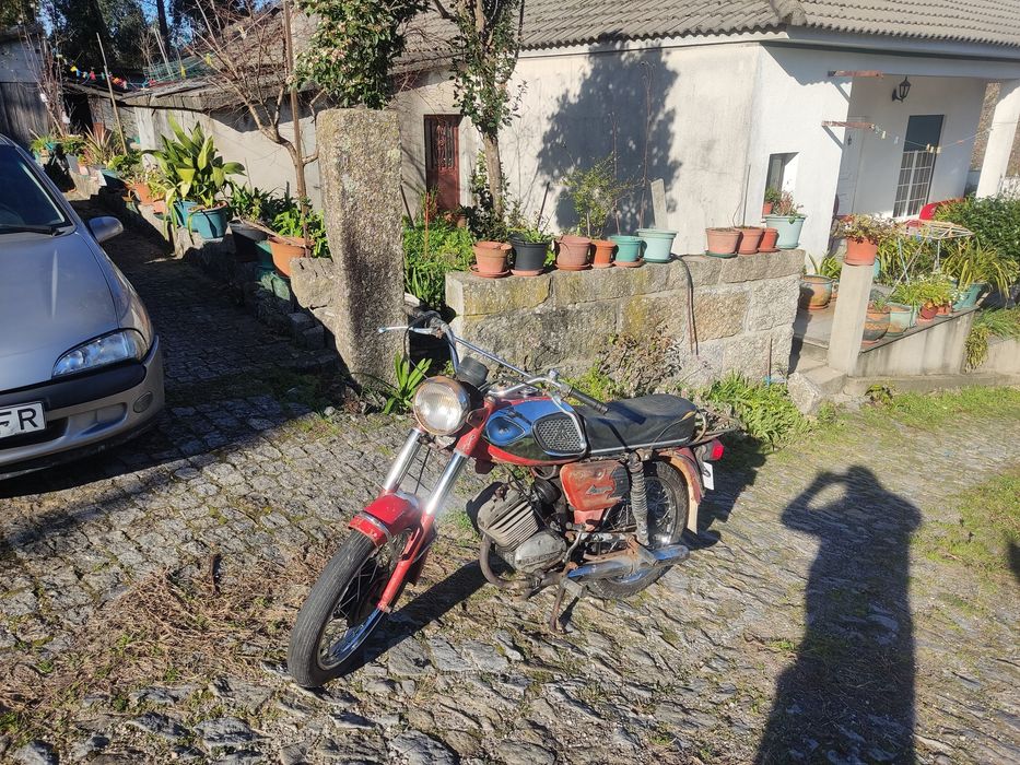 1050 €  Sachs EFS GT SUPER já com decomento único, selim encapado, aros e raios novos